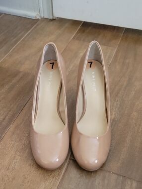 Nine West Blush Patent Round-Toe Heels